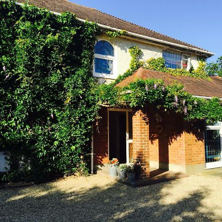 Stapehill Lodge B&B Hampreston Dış mekan fotoğraf