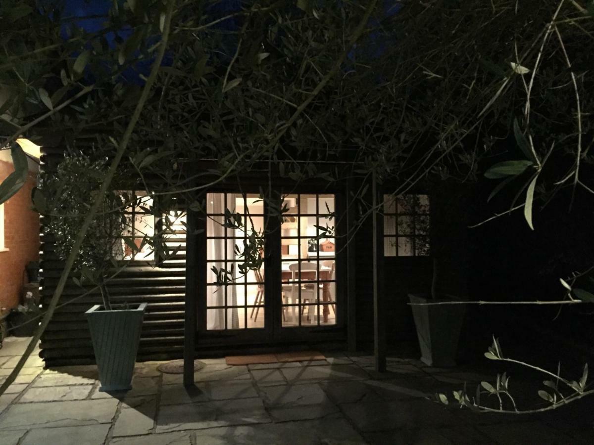 Stapehill Lodge B&B Hampreston Dış mekan fotoğraf
