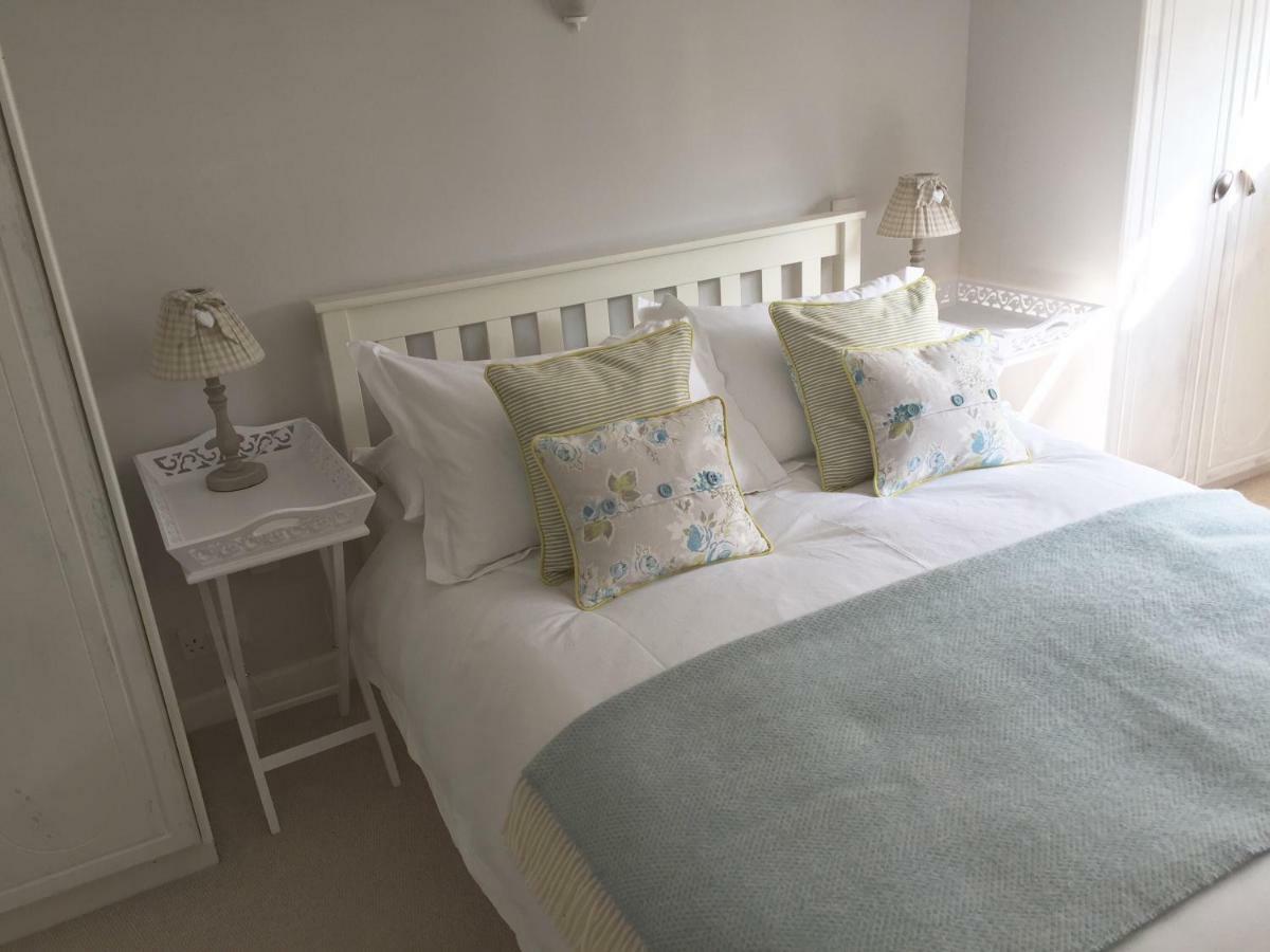 Stapehill Lodge B&B Hampreston Dış mekan fotoğraf