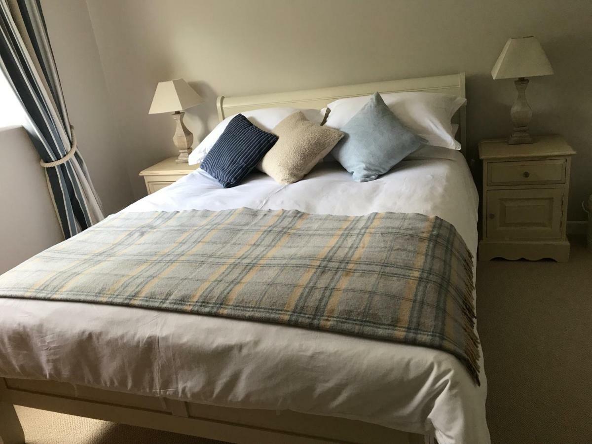 Stapehill Lodge B&B Hampreston Dış mekan fotoğraf