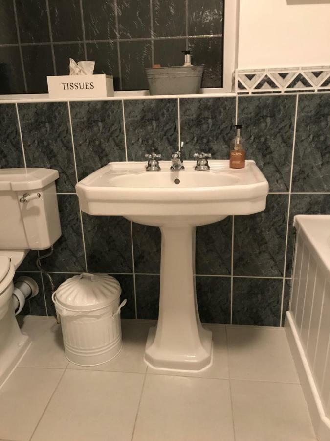 Stapehill Lodge B&B Hampreston Dış mekan fotoğraf
