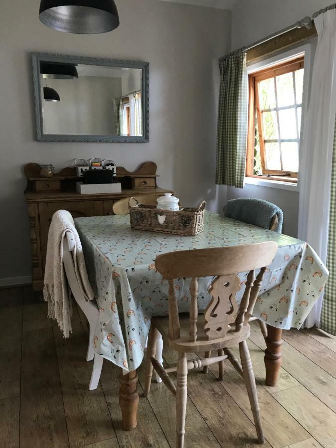 Stapehill Lodge B&B Hampreston Dış mekan fotoğraf