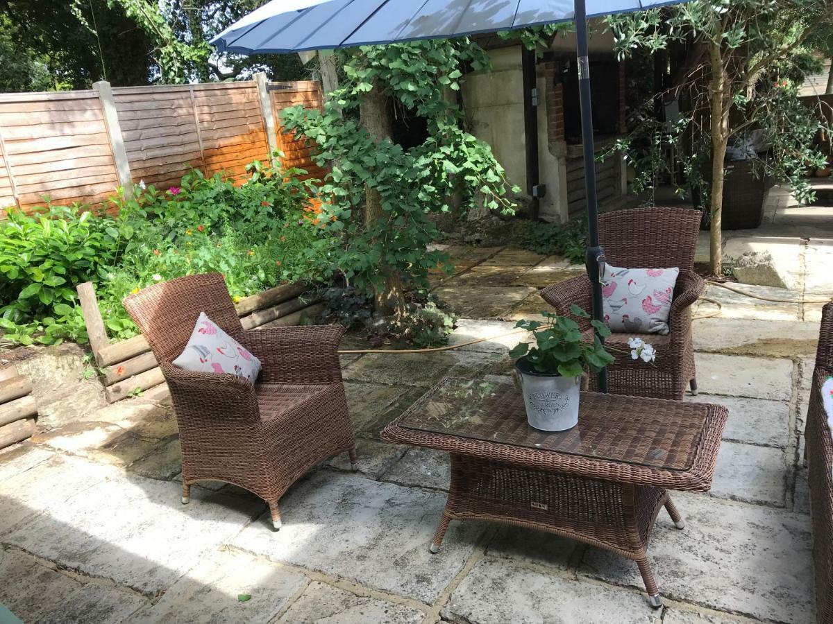 Stapehill Lodge B&B Hampreston Dış mekan fotoğraf