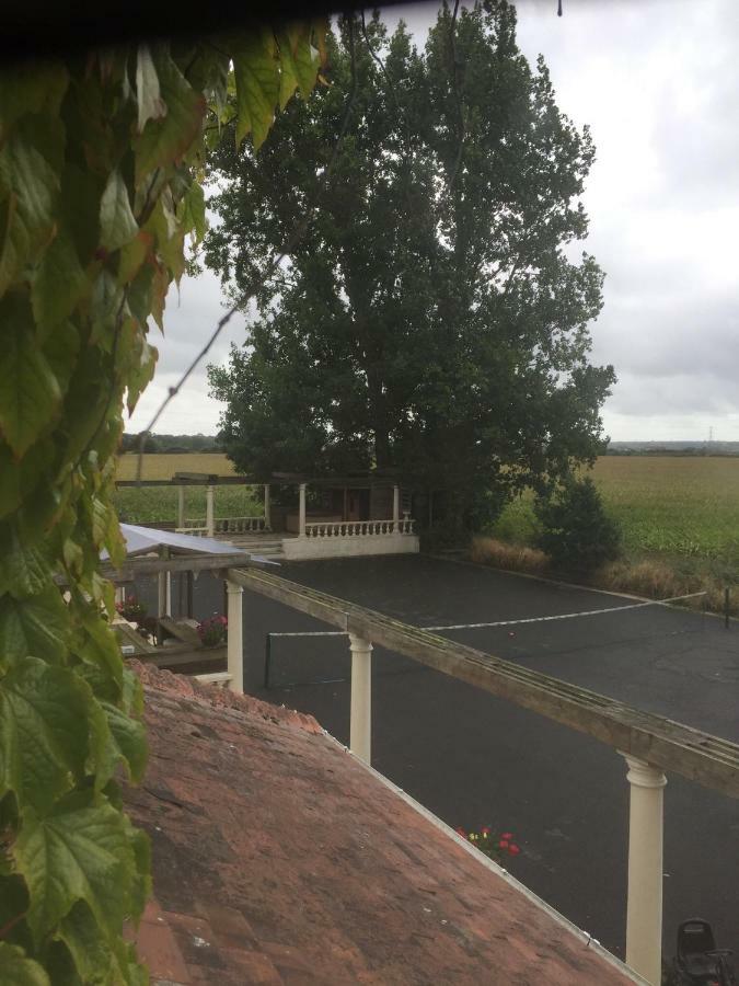 Stapehill Lodge B&B Hampreston Dış mekan fotoğraf