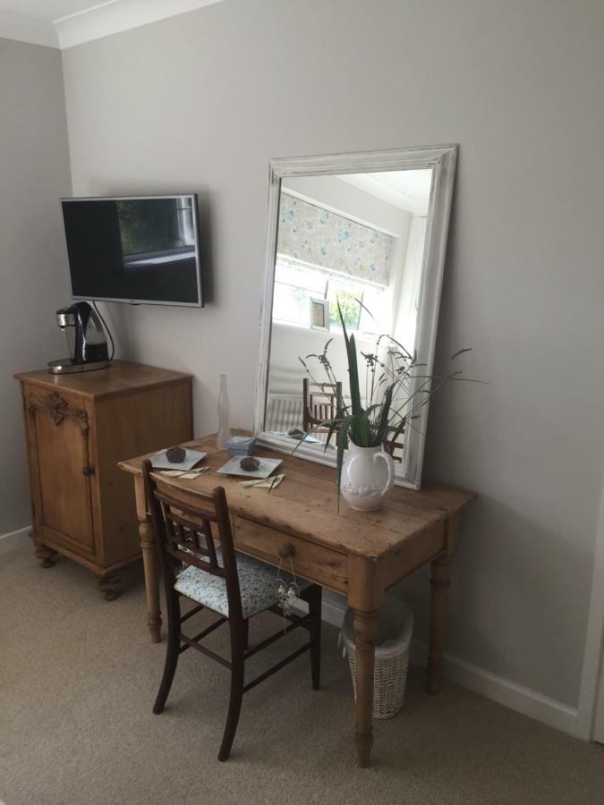 Stapehill Lodge B&B Hampreston Dış mekan fotoğraf
