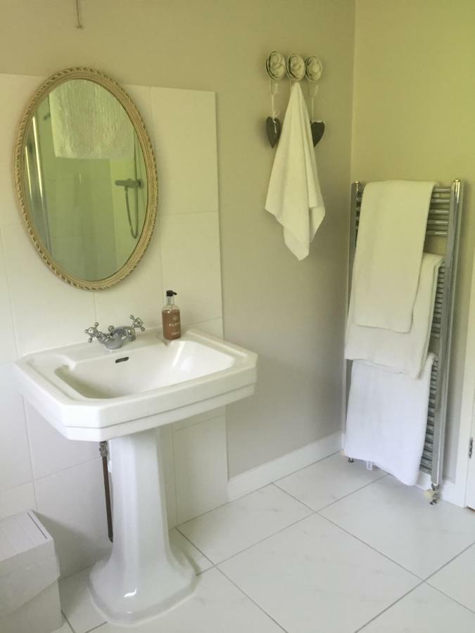 Stapehill Lodge B&B Hampreston Dış mekan fotoğraf